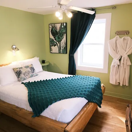Les Pinsons Des Rives Bed & Breakfast La Malbaie Exterior photo