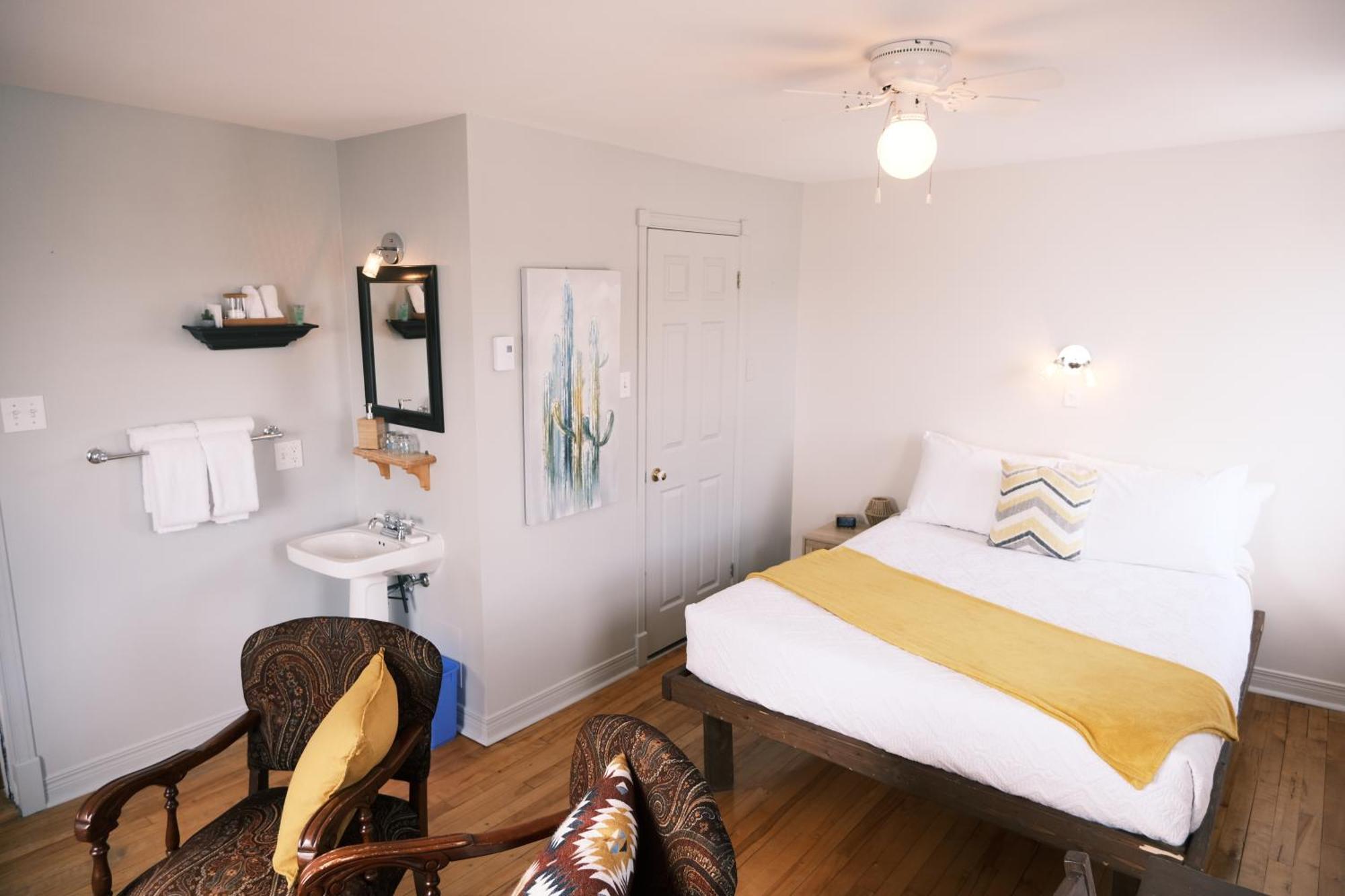 Les Pinsons Des Rives Bed & Breakfast La Malbaie